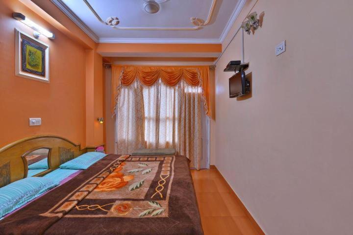 Hotel Ashish Inn Kandaghat Exterior photo